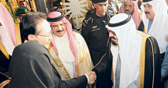 خادم الحرمين الشريفين يطلق المهرجان الوطني للتراث والثقافة