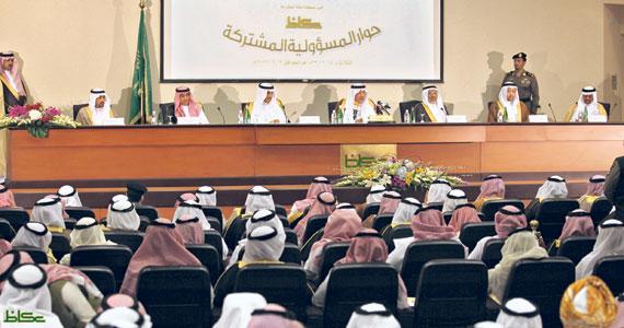 الأمير خالد الفيصل: مواجهة تكدس السيــــارات بمشروع النقل العام في كل مدن المملكة