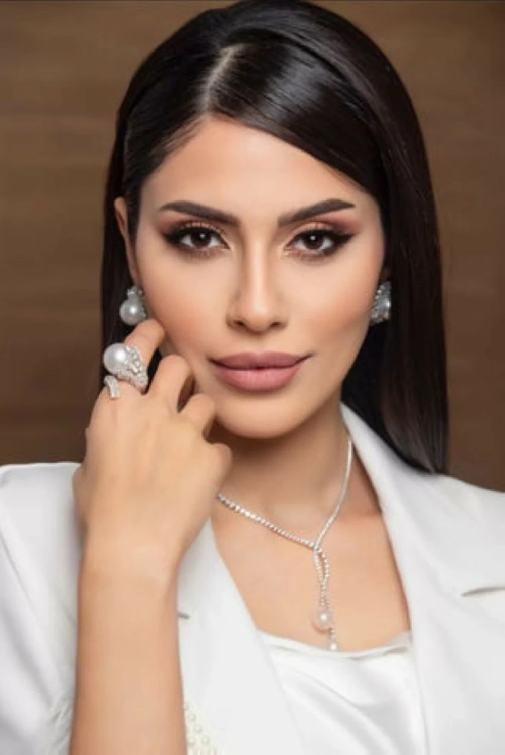 الفنانة السعودية إلهام علي