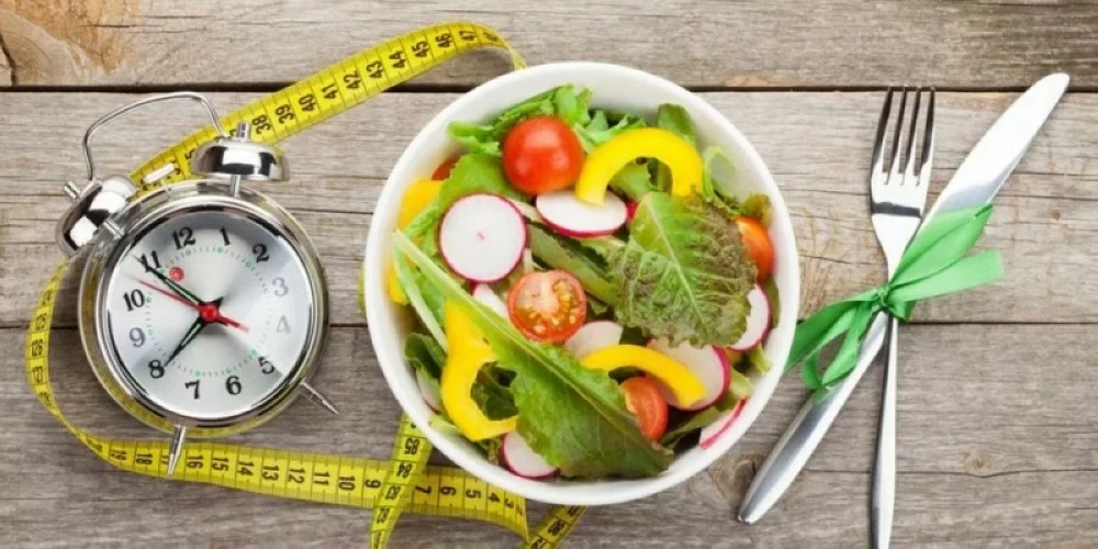 تقليل 250 سعرة يومياً يحمي دماغك وقلبك بعد الـ 65.