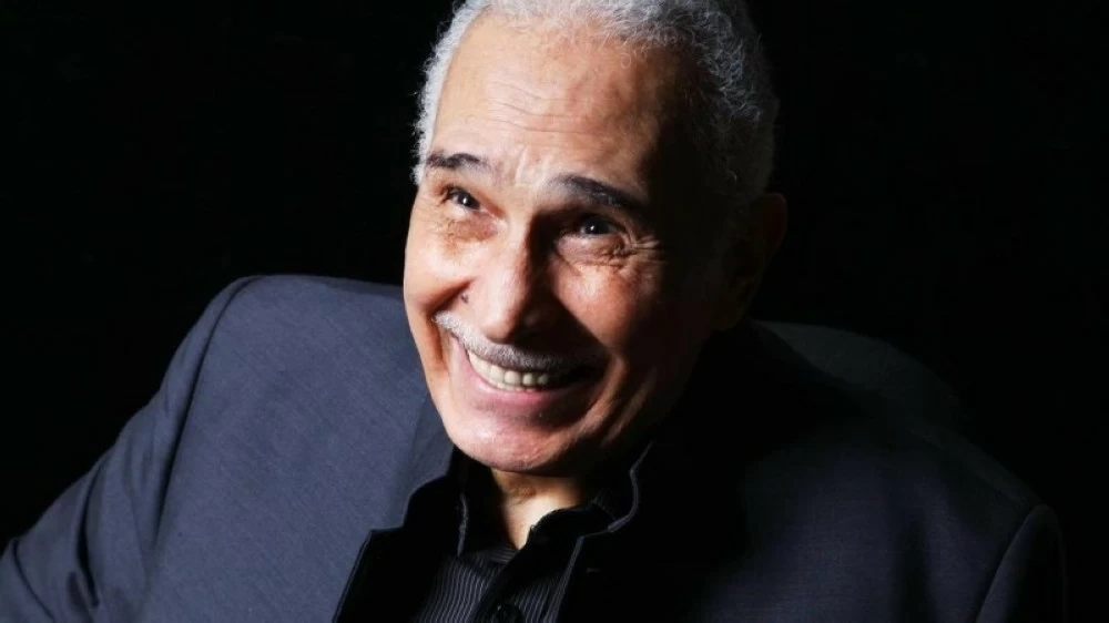 الفنان عبد الرحمن أبو زهرة.