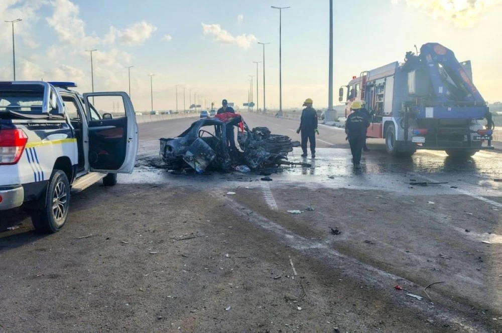 تفحم سيارة على الطريق الدولي بالإسكندرية.