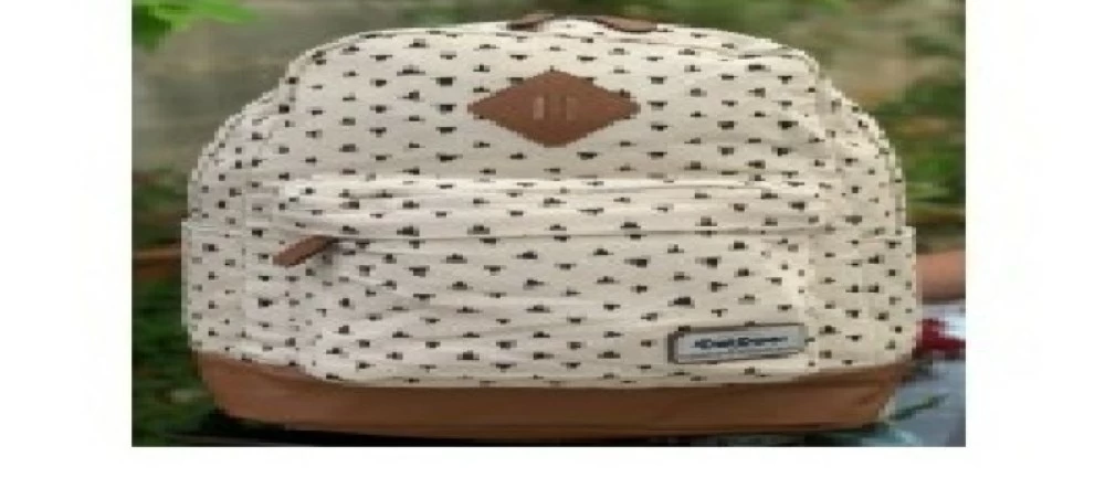 أم تضع جثة طفلتها في «حقيبة» وتلقيها في الشارع