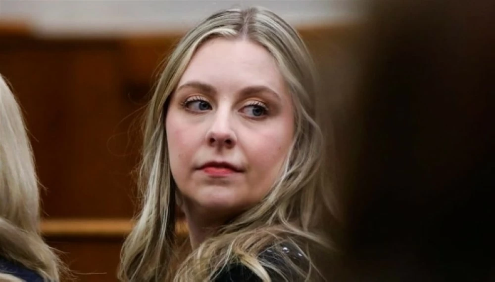 كيف حصلت معلمة على 10 ملايين دولار بسبب طالب؟