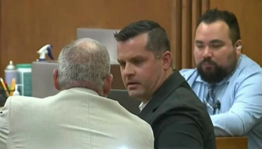 في انتظار العدالة.. أصدر حكمه بنفسه !