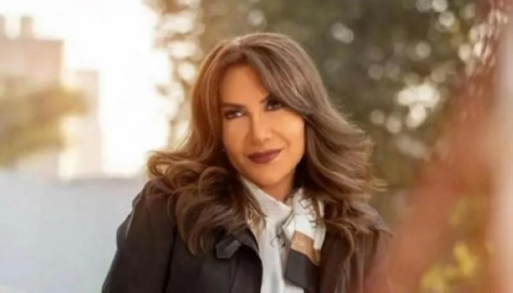 الفنانة هدى حسين.