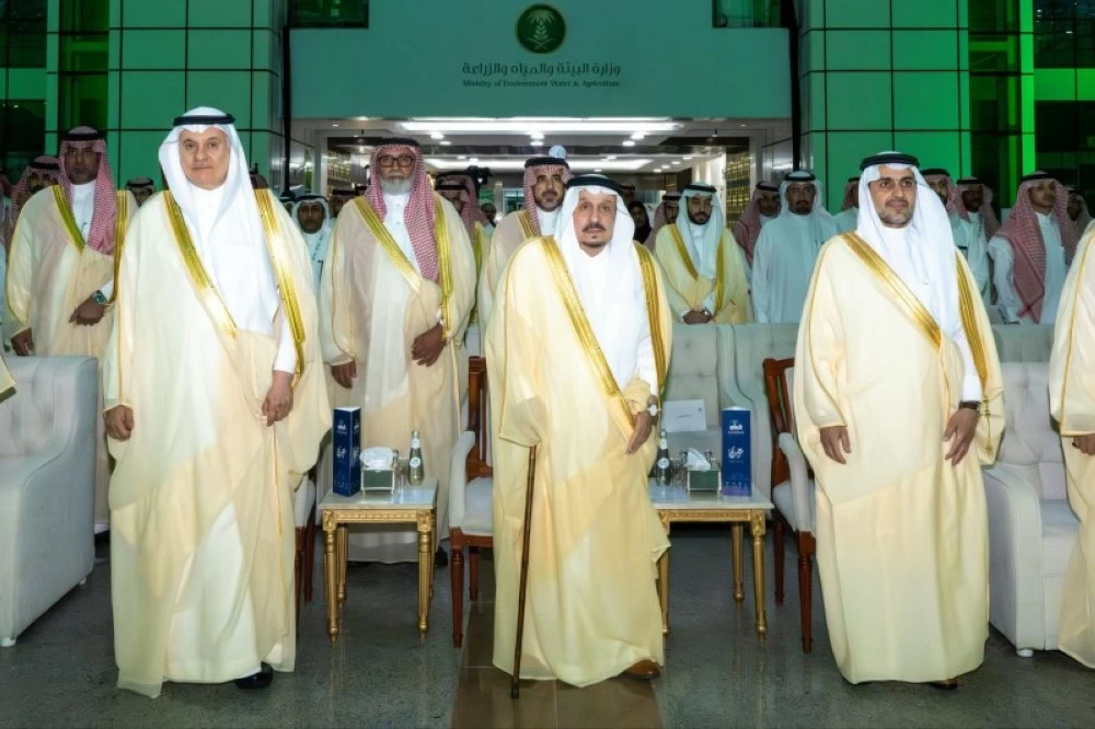 أمير الرياض يدشن ويضع حجر أساس 181 مشروعاً تنموياً لمنظومة «البيئة» في المنطقة.