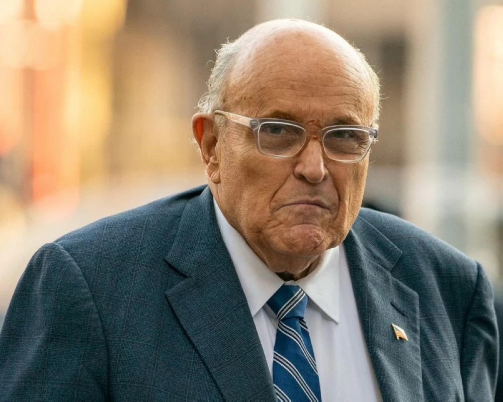 رودي غيولياني المحامي الشخصي السابق لترمب.