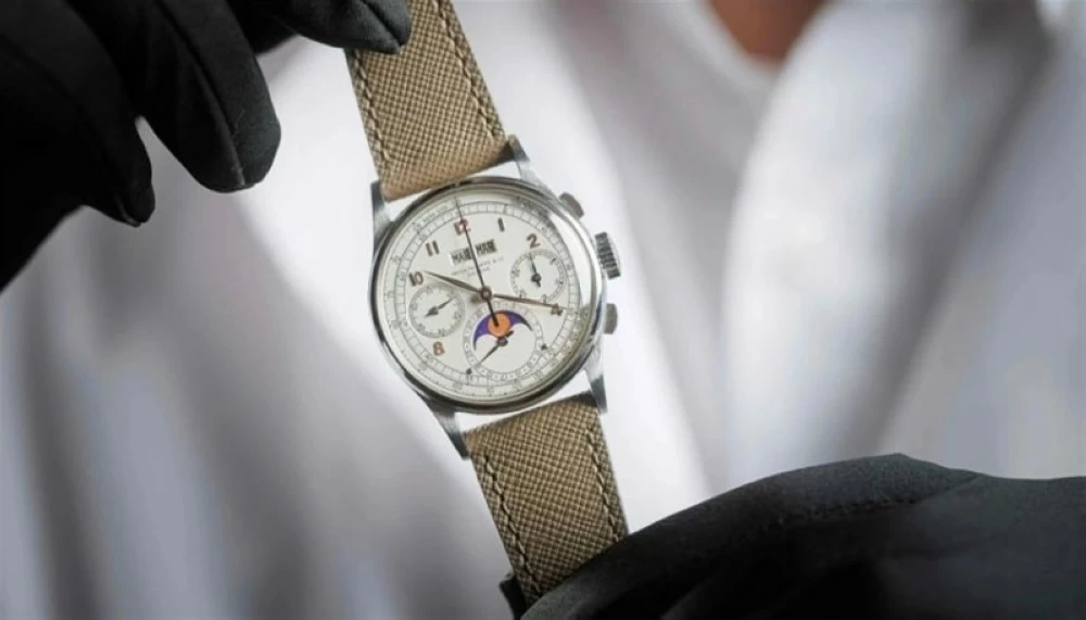 10 دقائق غيرت التاريخ.. ساعة تُباع بـ 17.6 مليون دولار في سويسرا