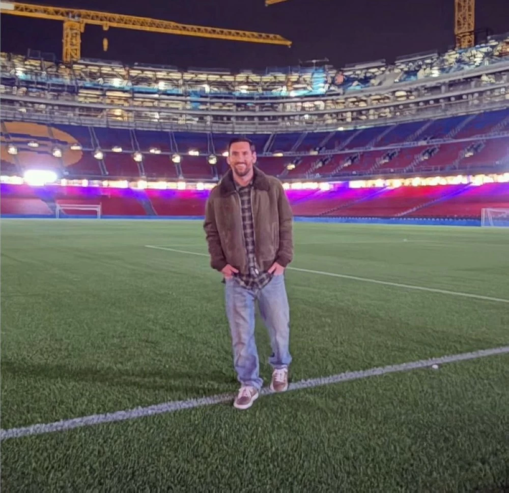 غموض زيارة ميسي يهز برشلونة