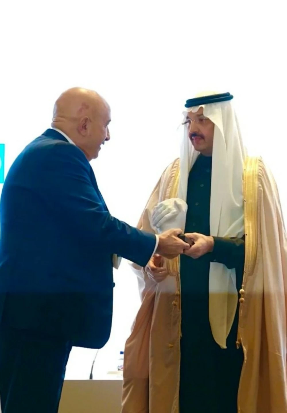 تركي بن طلال بن عبدالعزيز ينال «جائزة الإنسانية العالمية» في قمة البوسفور بإسطنبول