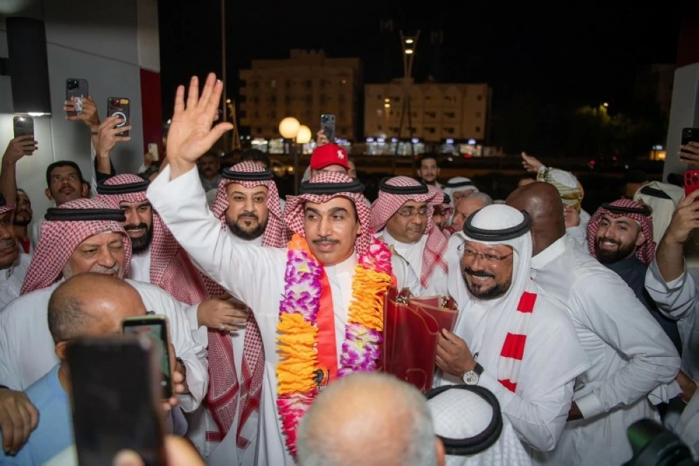 حاتم خيمي مرحباً بمحبي النادي.