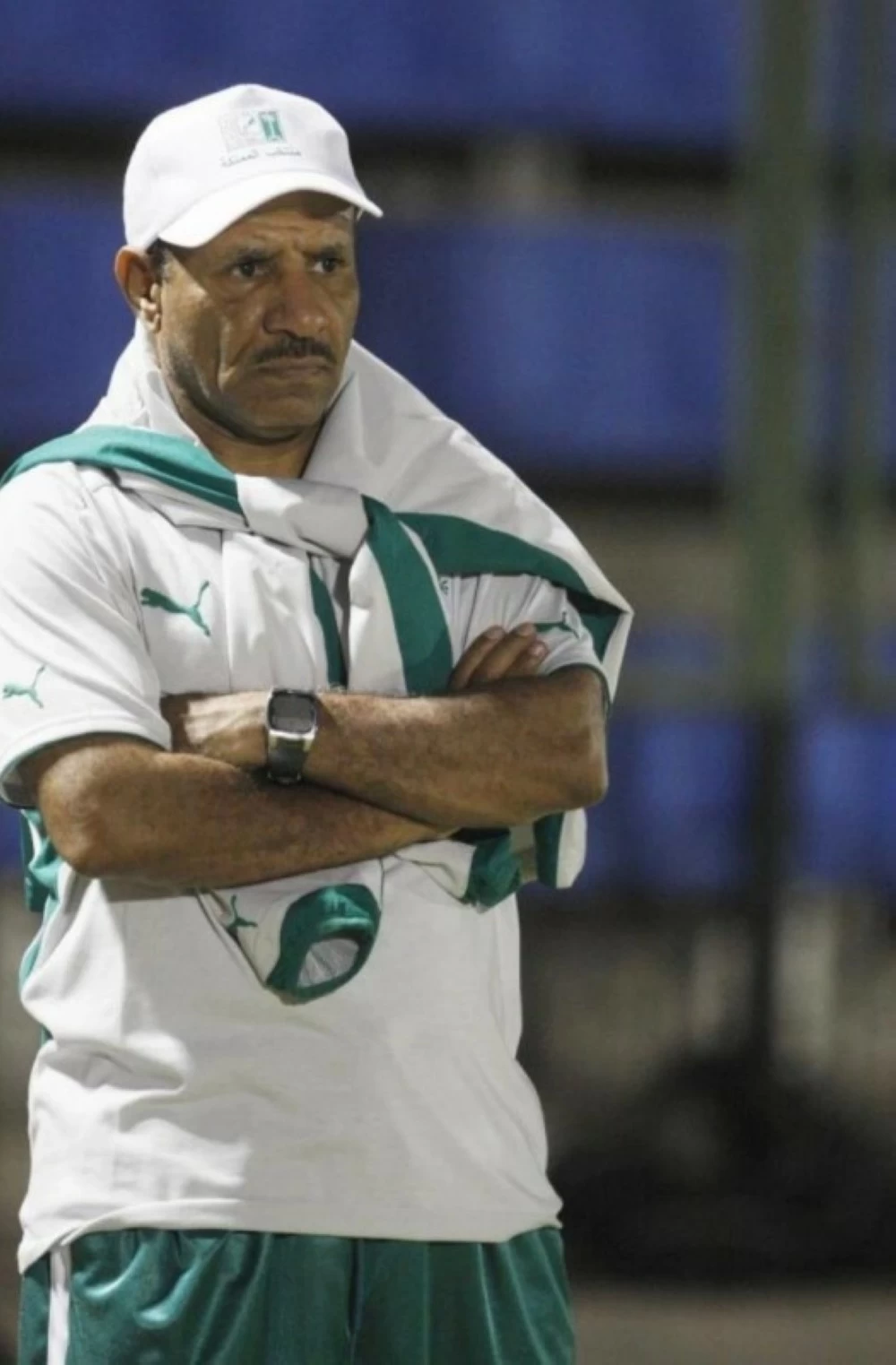 صالح خليفة.