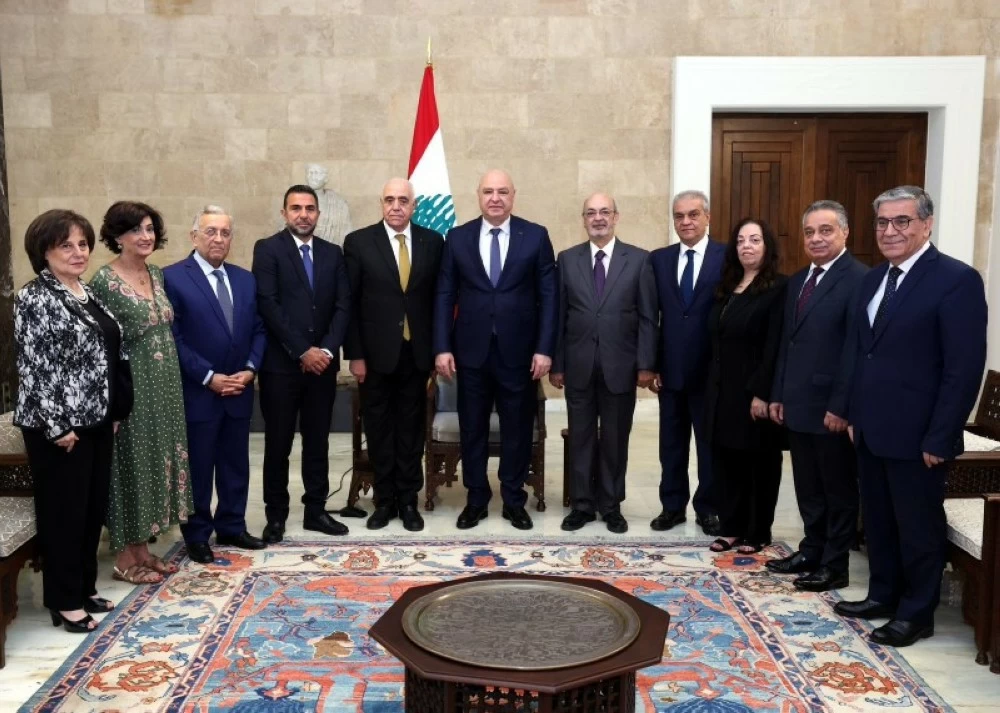  الرئيس عون مستقبلا زواره اليوم.