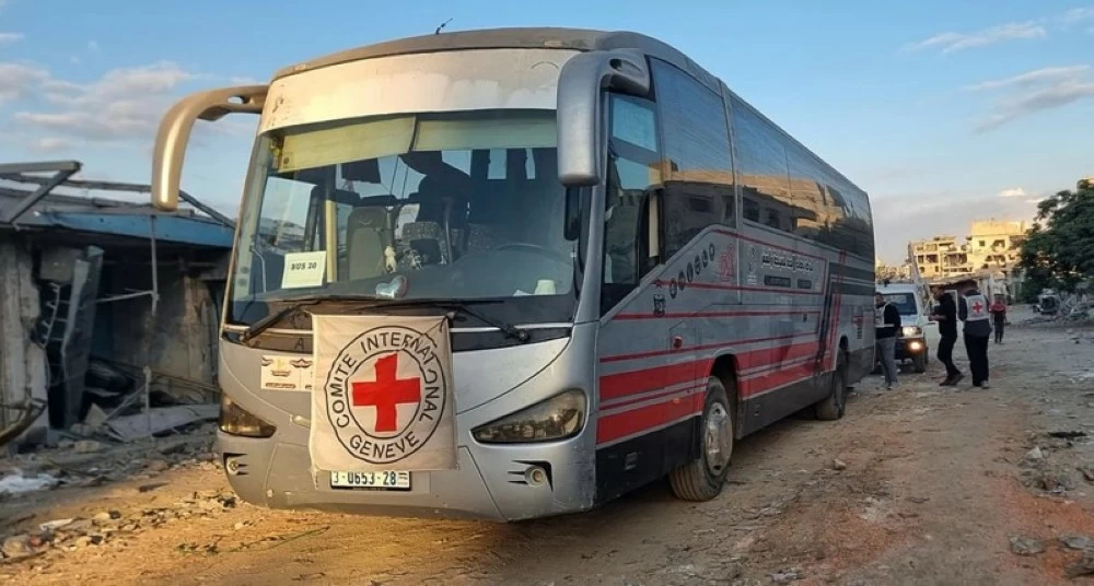 اسرى فلسطينيين مبعدين إلى الخارج