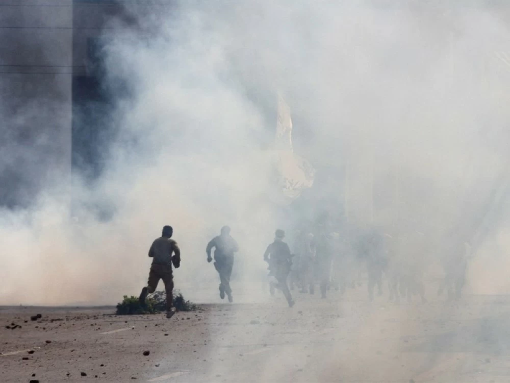 صور متداولة على صفحات التواصل الإجتماعي لانفجار مصنع الألعاب في باكستان