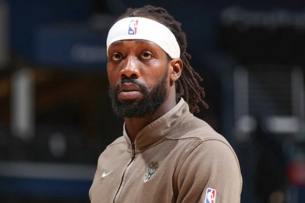 باتريك بيفرلي.