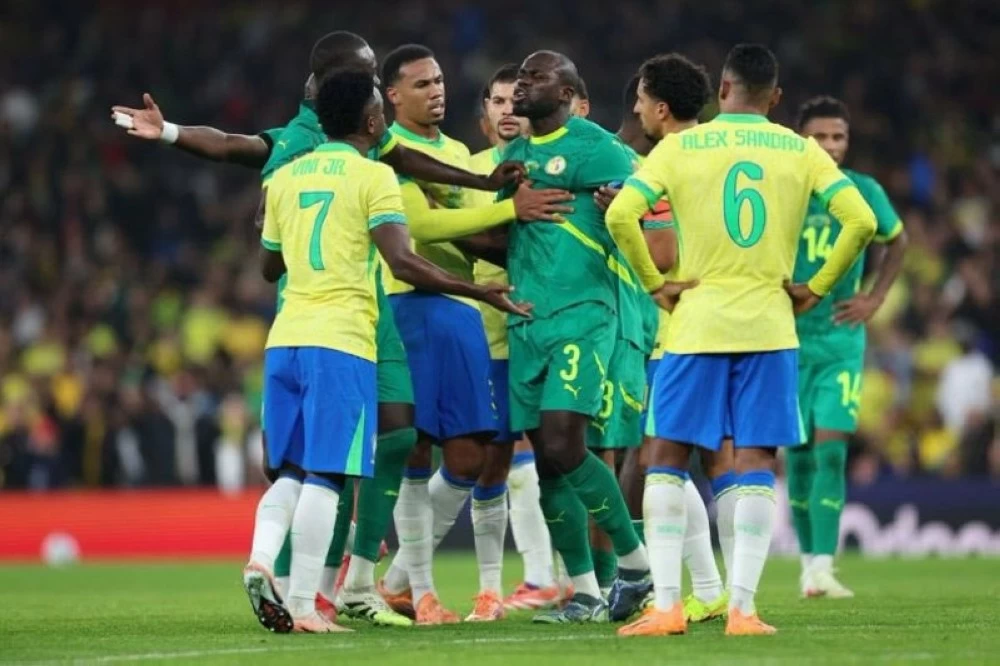 مشادة بين كوليبالي وفينيسيوس في ودّية السنغال والبرازيل