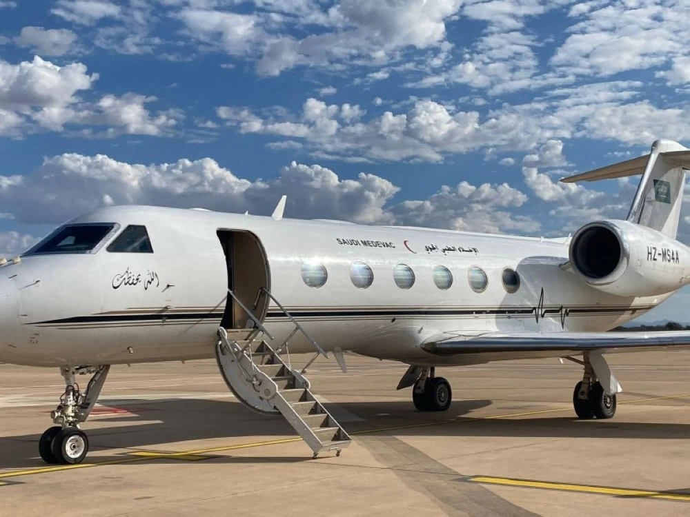 «حالة حرجة».. إخلاء طبي لمواطن من مطار برج العرب لاستكمال علاجه في المملكة