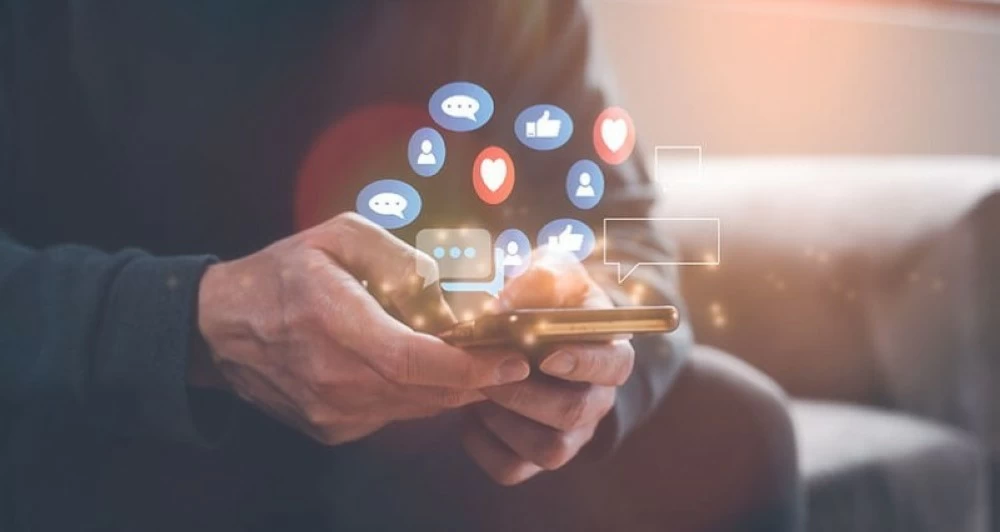 التواصل الاجتماعي