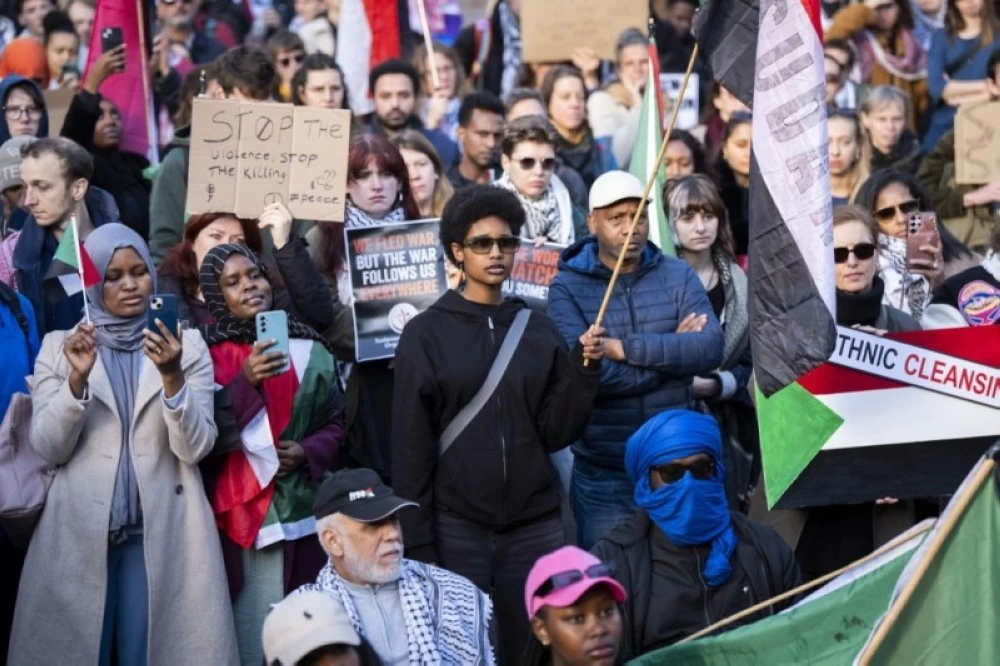مظاهرات في هولندا تطالب بوقف الحرب في السودان