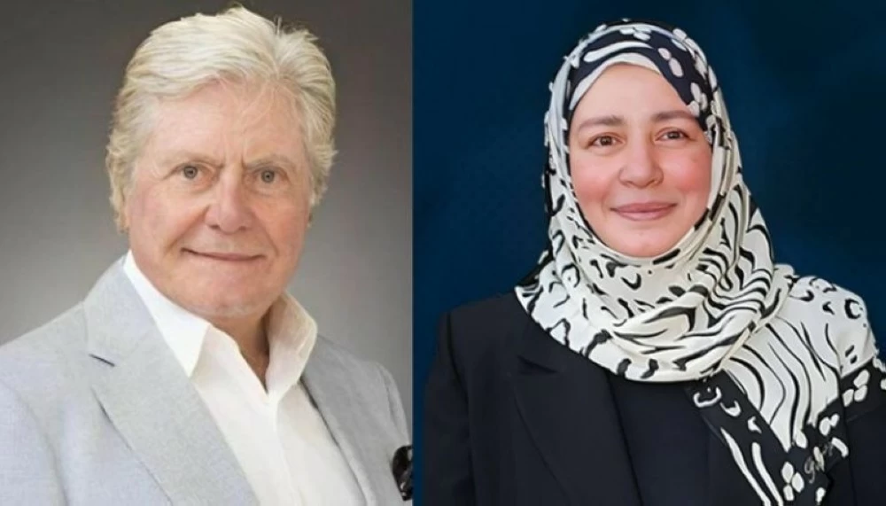 الفنانان حسين فهمي وعبلة كامل