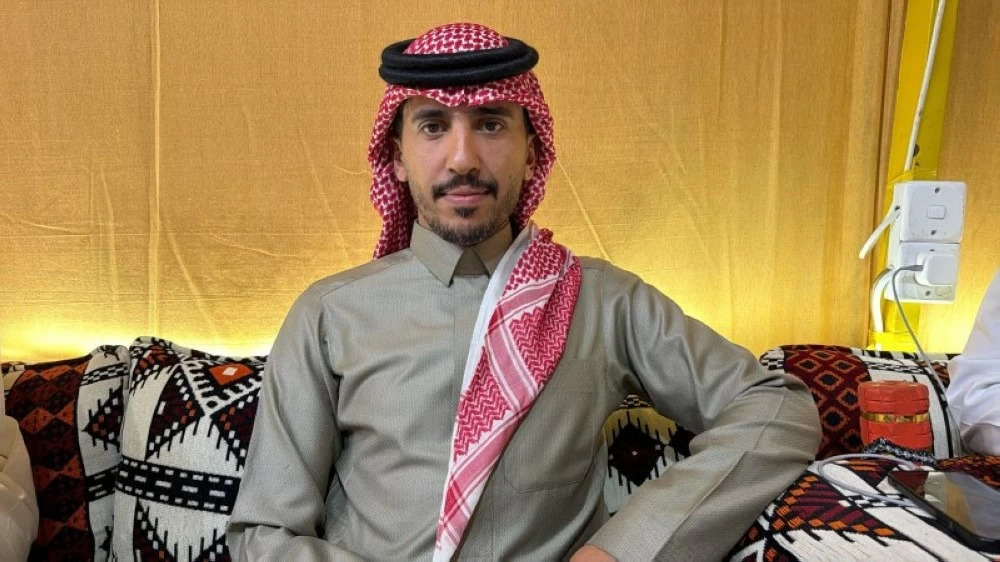 شباب الشملي ينقذون مهندسين صينيين.. أحمد العنزي يروي لـ«عكاظ» تفاصيل «فزعة السيول»