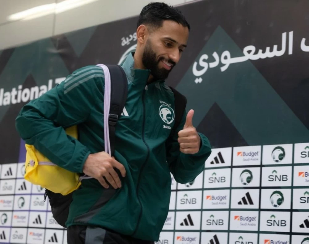 سلطان مندش لاعب منتخبنا الوطني الأول لكرة القدم.