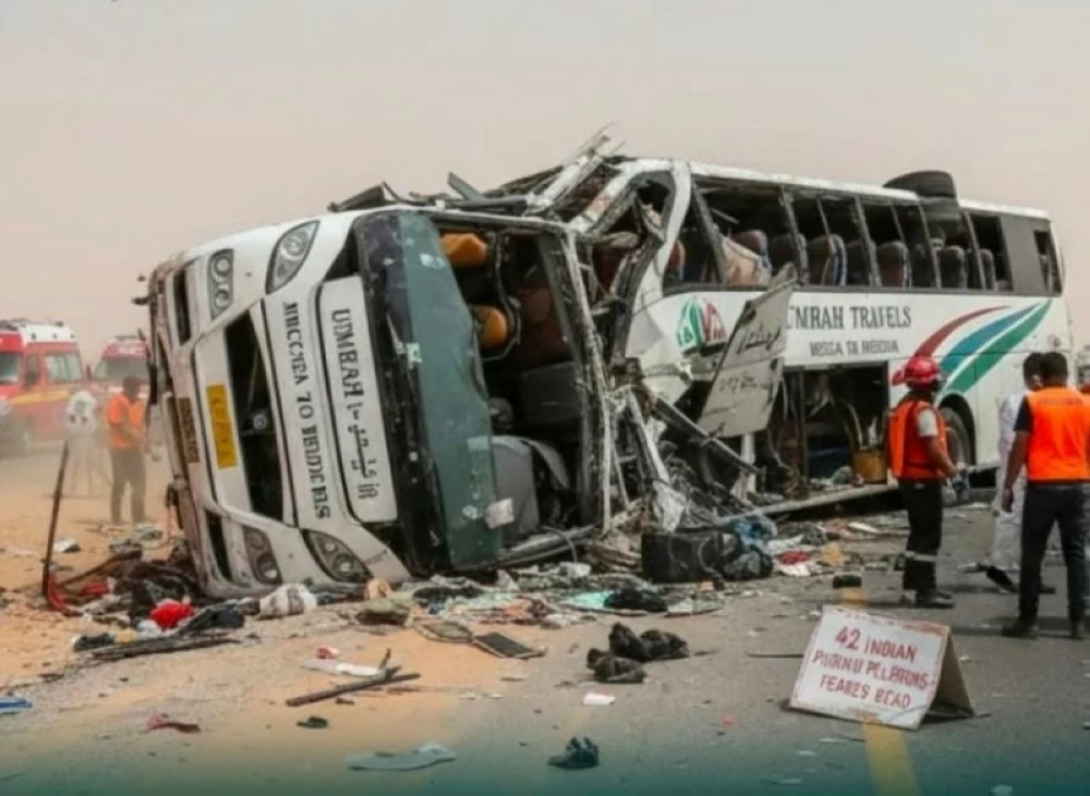 الفرق الإسعافية والطبية عالجت المصابين في الموقع قبل نقلهم إلى المستشفيات المجاورة. 