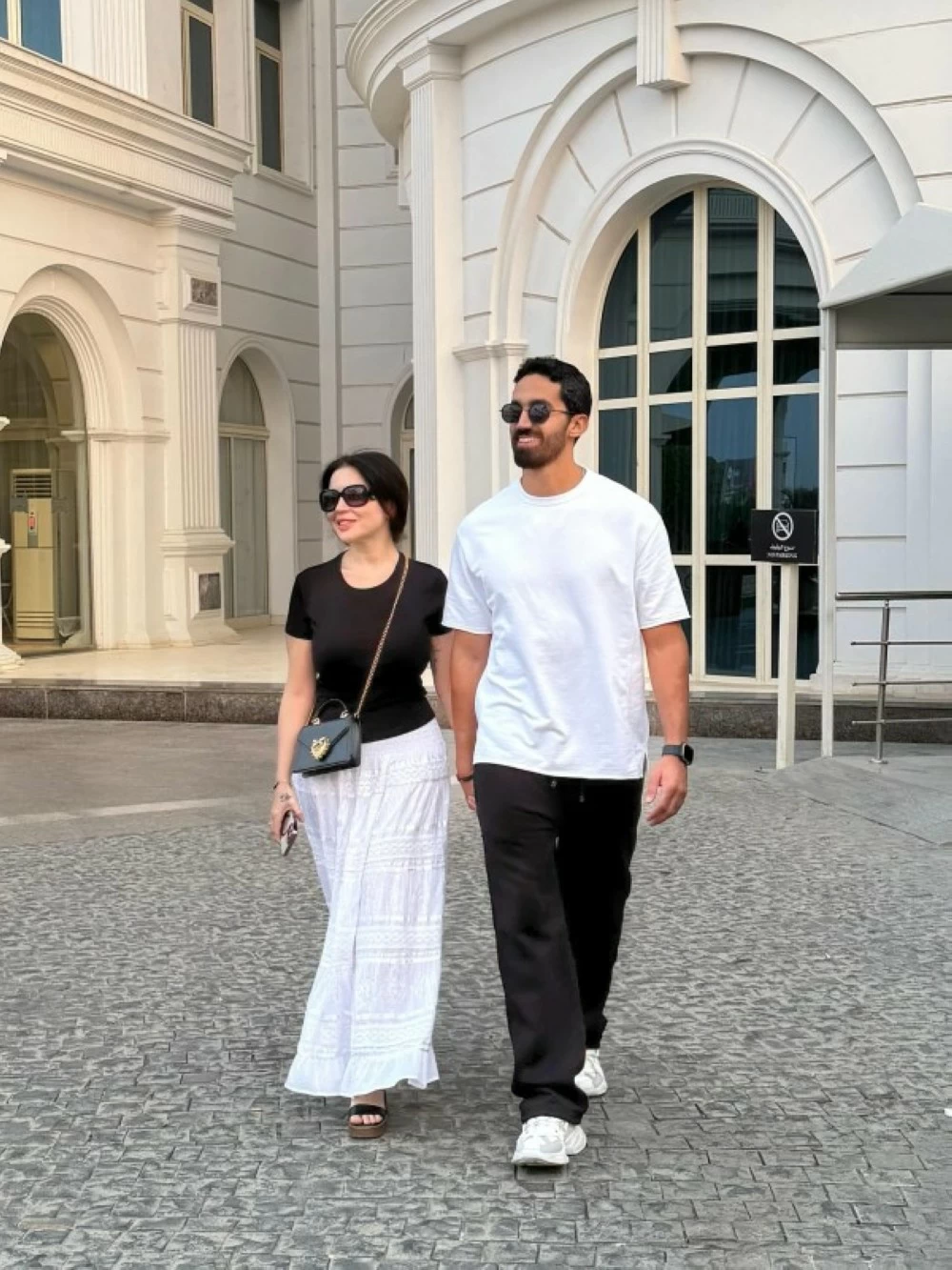 الظهور الأول لمي عز الدين وتيمور في شهر العسل.