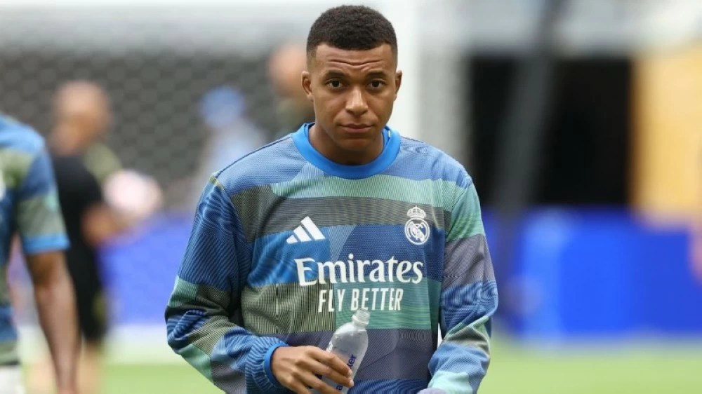 «باريس» يتهم مبابي بالخيانة ويطالبه بقيمة عرض الهلال