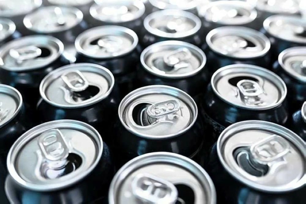 تحذيرات طبية من عواقب مشروبات الطاقة على البنكرياس وأنسجة الجسم