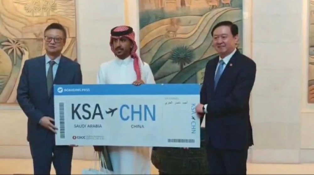 السفير الصيني يكرّم أبطال «سيول الشملي» ويهديهم تذاكر خاصة لزيارة الصين