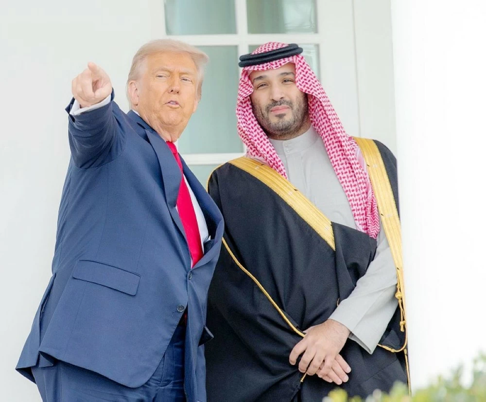 حديث بين الرئيس الأمريكي دونالد ترمب وولي العهد الأمير محمد بن سلمان في البيت الأبيض. (واس)