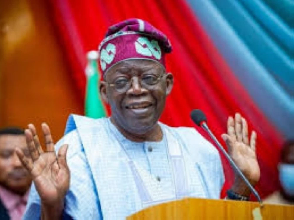 الرئيس بولا تينوبو