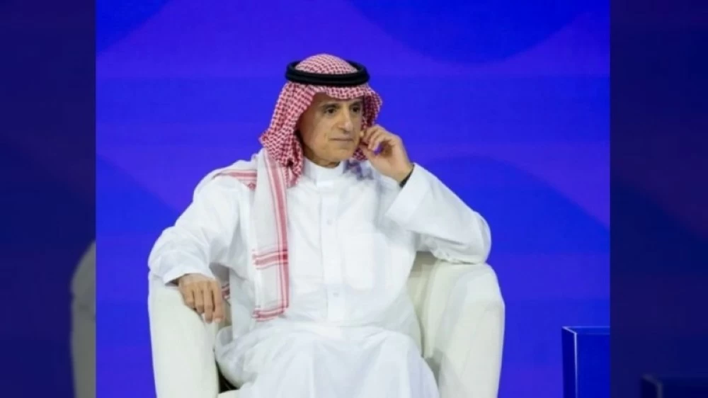 عادل الجبير.. «جندي» في خدمة القيادة يُشعل منصات التواصل