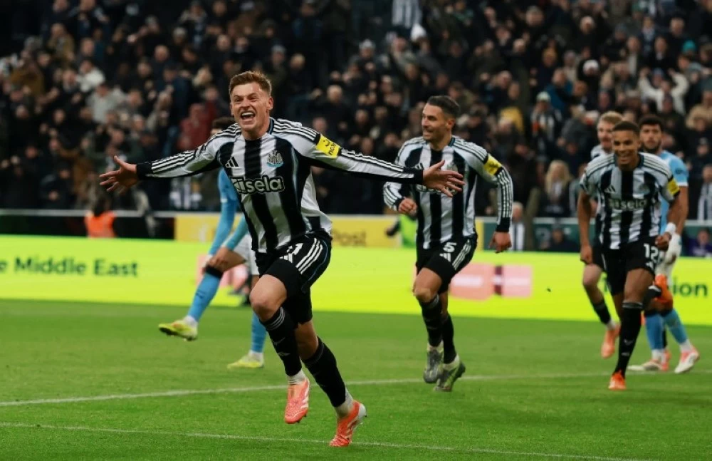 ثنائية بارنز تقود نيوكاسل لإسقاط مانشستر سيتي