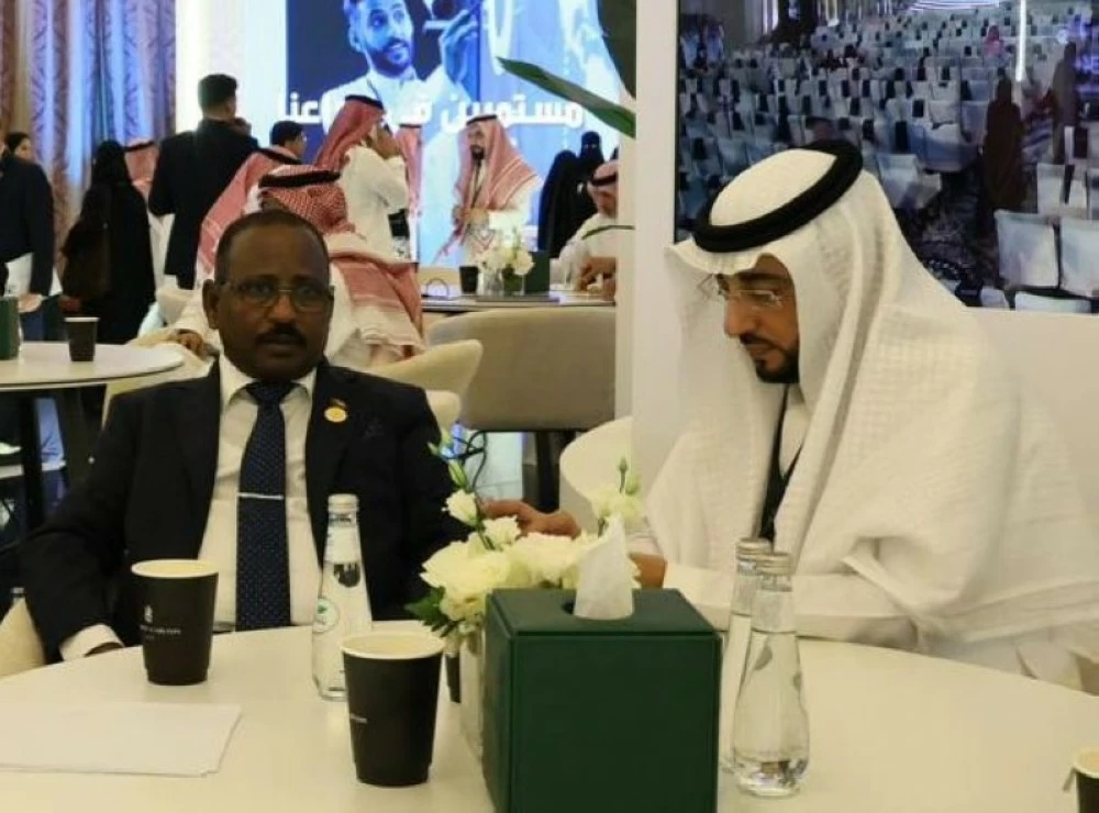 وزير العدل السوداني لـ «عكاظ»: ولي العهد أقنع ترمب بمأساة الشعب السوداني في 30 دقيقة