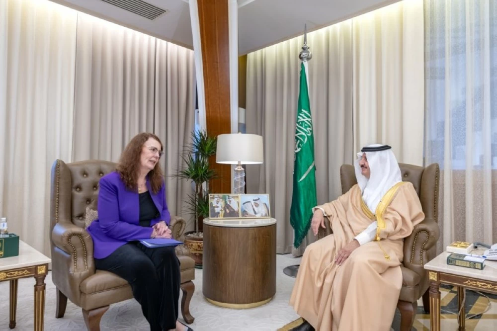 أمير المنطقة الشرقية يستقبل القائم بالأعمال في السفارة الأمريكية لدى المملكة