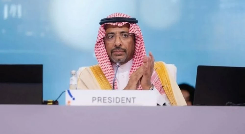 وزير الصناعة والثروة المعدنية بندر الخريّف.