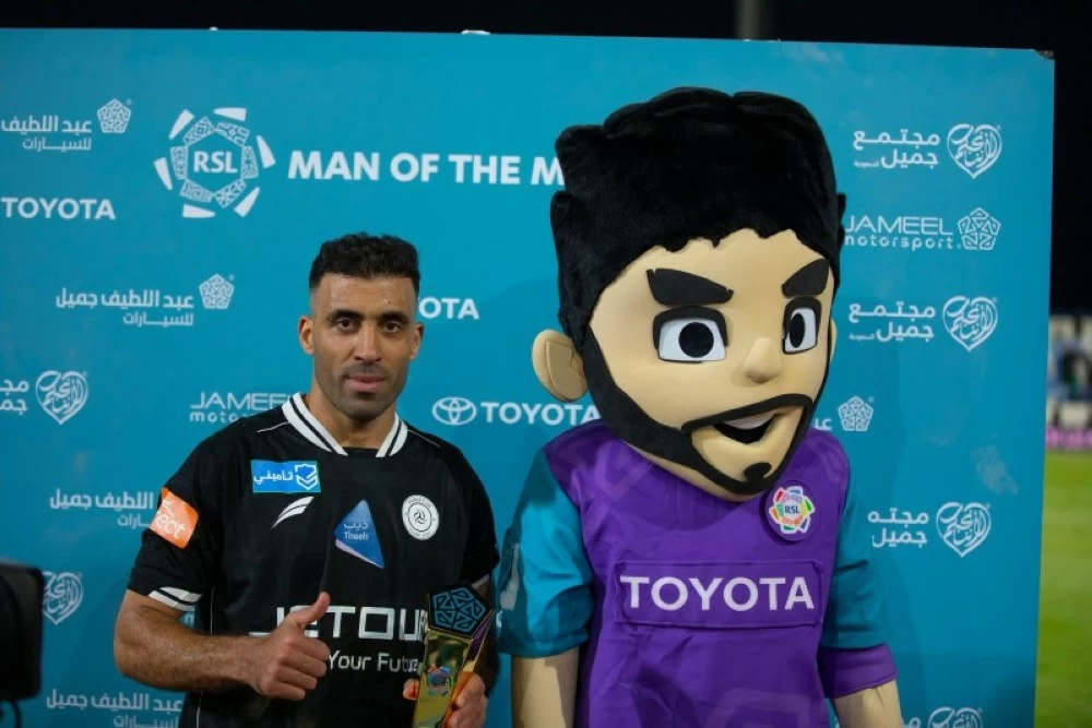 عبدالرزاق حمدالله يعود للتهديف مع الشباب