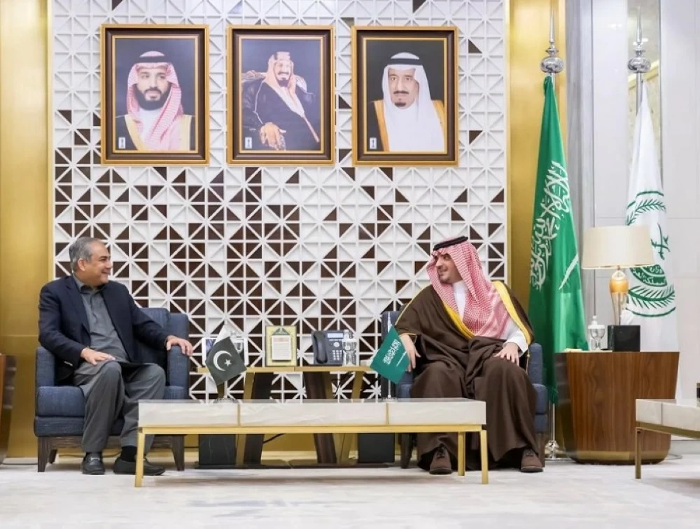 الأمير عبد العزيز بن سعود يستقبل وزير الداخلية الباكستاني