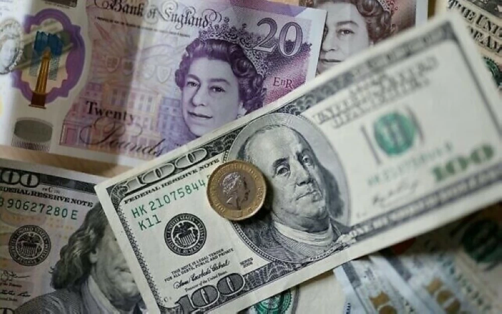 توقعات بتراجع الجنيه الإسترليني قبل الميزانية البريطانية