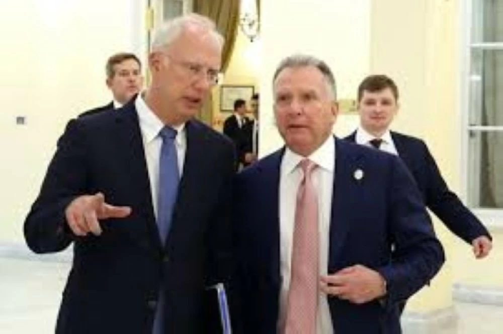  المبعوثان الرئاسيان الأمريكي والروسي .