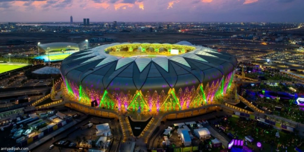 ملعب الإنماء محتضنًا إحدى الفعاليات الرياضية.