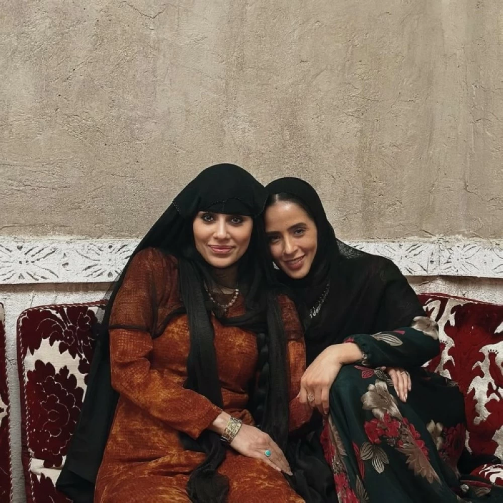 إحدى الصور التي شاركتها الفنانة إلهام علي من كواليس شارع الاعشى 2.