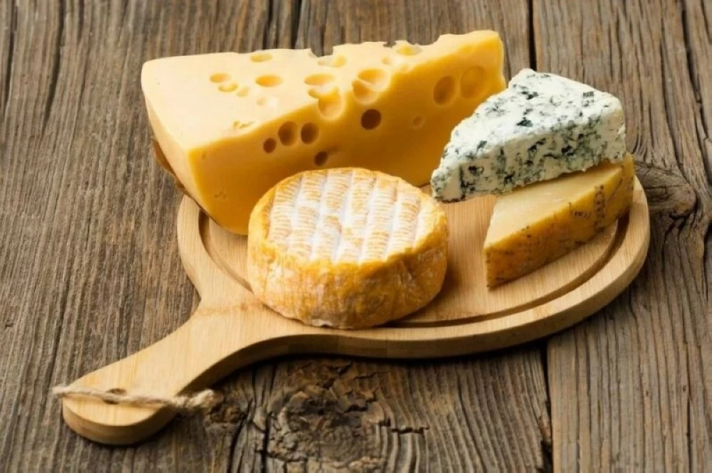 علاقة محتملة بين تناول الجبن وانخفاض خطر الخرف