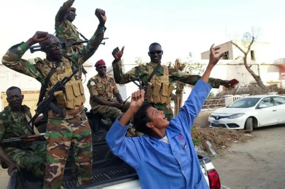  جنود من الجيش السوداني .