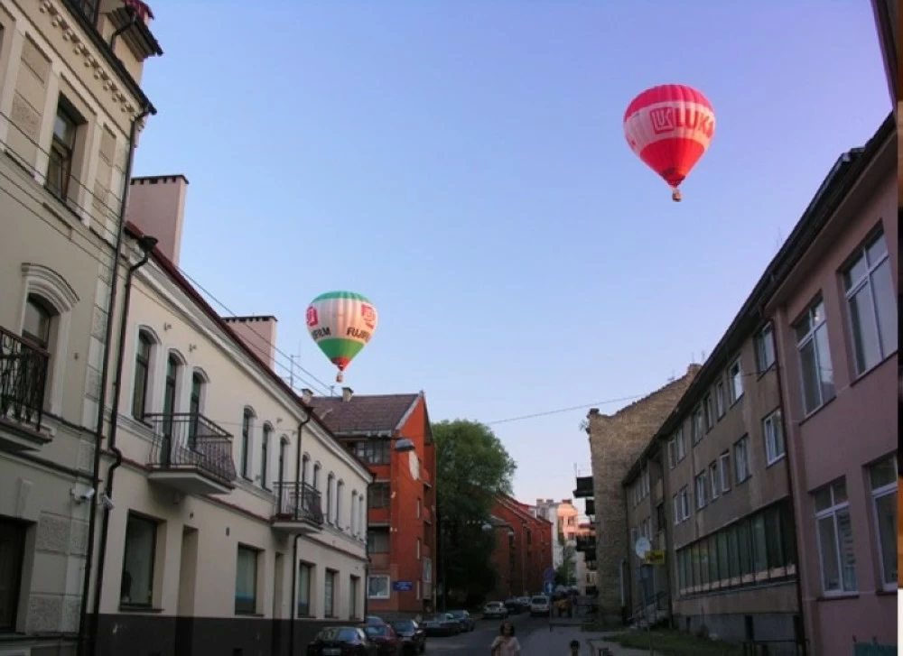 بسبب مناطيد التهريب.. مطار فيلنيوس في ليتوانيا يغلق عملياته مؤقتاً – أخبار السعودية