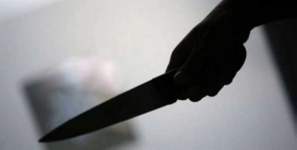 السلطات الأمنية باشرت التحقيقات لكشف ملابسات الجريمة وملابسات الدافع وراء هذه الواقعة.